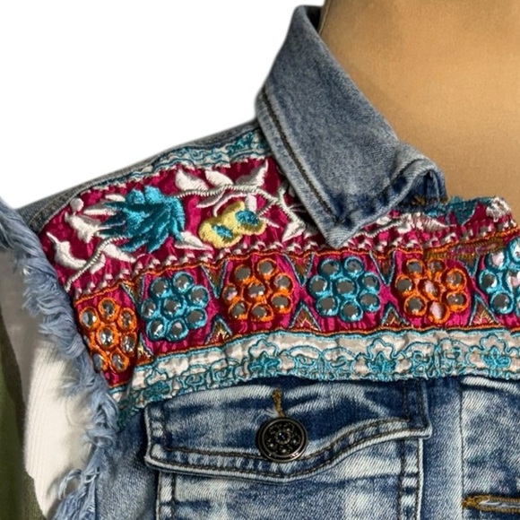 Desigual embellished embroidered patched jean jacket rare 2016 runway piece Sm - Picture 9 of 14